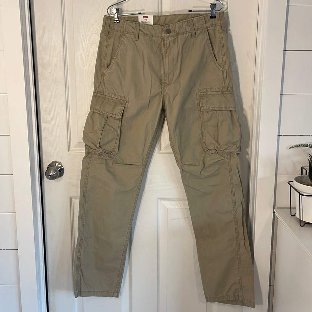 Levi’s Loose Fit Straight Leg Cargo Pants - 32 x 32
